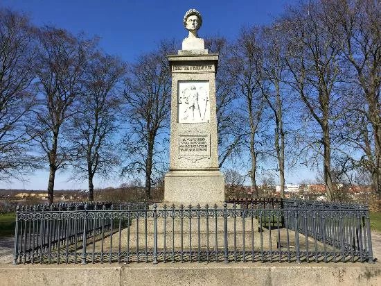 Mindesmaerke For Frederik Den Vi