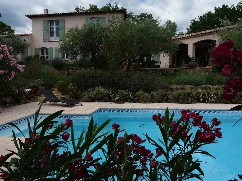 Var between sea and Verdon, large villa surrounded by olive trees - quiet