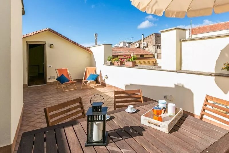 Lovely apt in Sorrento Old town close to the beach