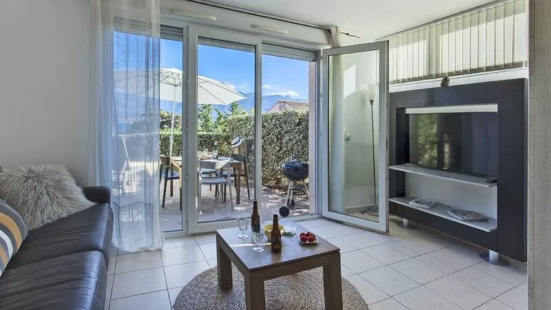 Mare, appart avec jardin et bbq, vue mer et montagne, plage et port à 2 pas