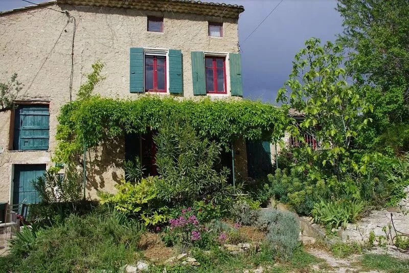 MAS Provencal Entoure DE Vignes