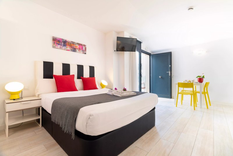 Castell Beach Aparthotel