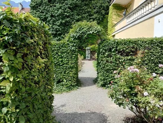Skulpturgarten Im Palais Trapp