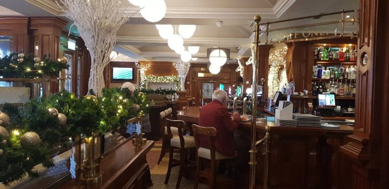The Oaks Bar & Restaurant