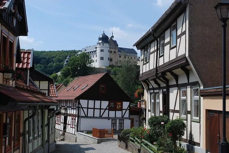 large, newly renovated half-timbered house with garage, pets welcome