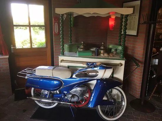 Emaille En Bromfiets Museum