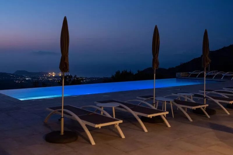 Fantastic apartment with sea view, pool and private terrace