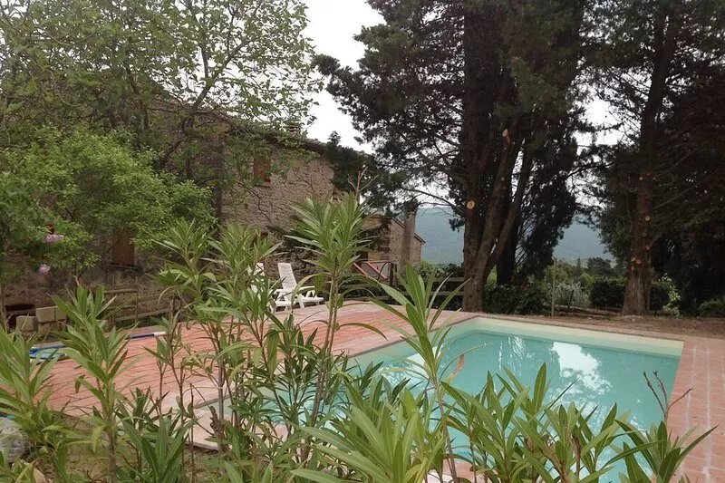 Cottage in the countryside with private pool, parking and air conditioning