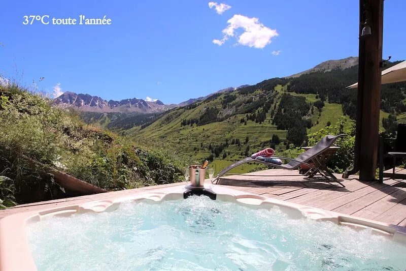 Chalet de prestige 19 people swimming pool jacuzzi sauna and cinema room