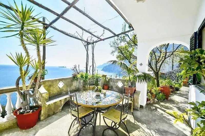 Casa Odetta: A bright apartment which faces the sun and the sea, with Free