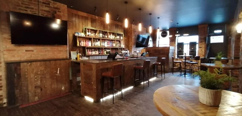 The Queens Head Hotel