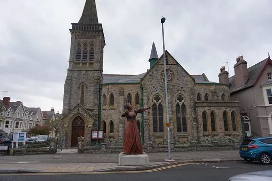 The Queen of Hearts Statue