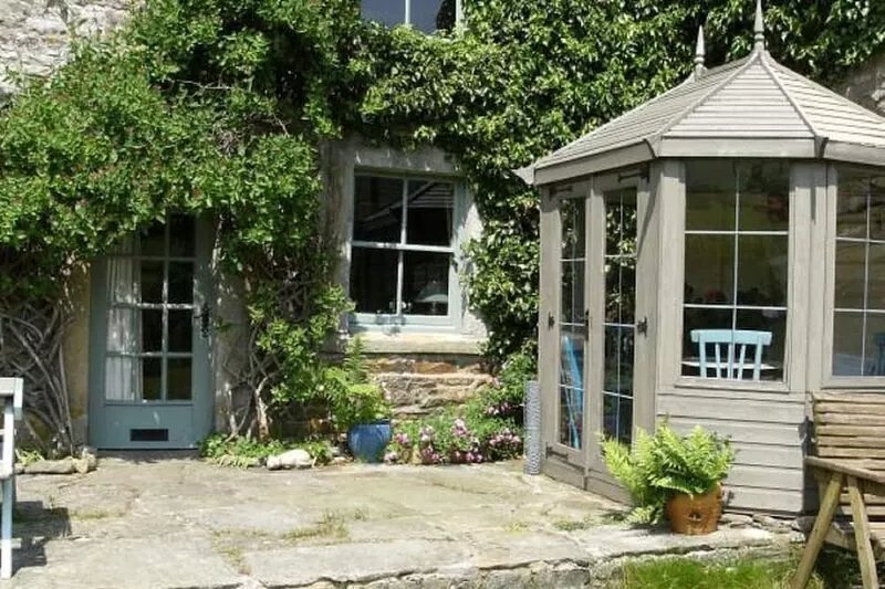 8430495, Intake Cottage, Cosy old cottage , open fire, amazing views.
