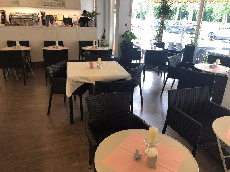 Cafe Mina