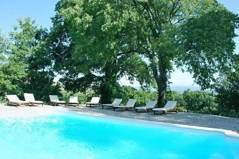 Mas à Bonnieux luberon 5 bedrooms heated swimming pool enclosed garden