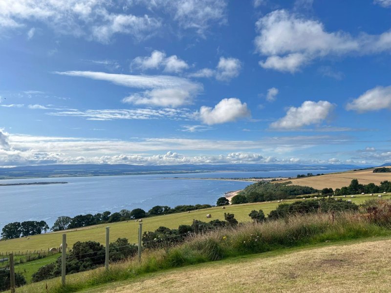 Dolphin View Hillockhead