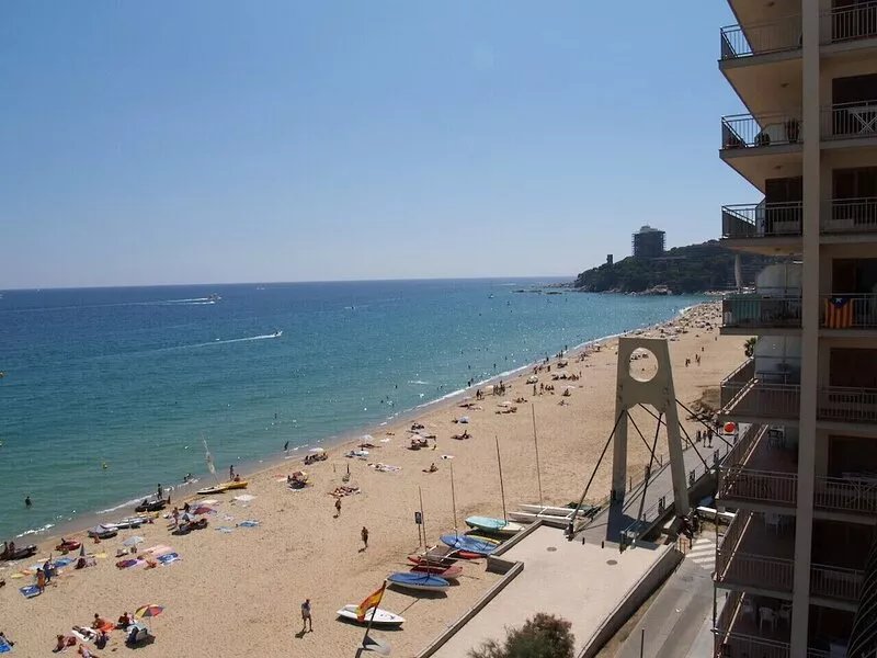 Exceptional location, 1st line of the sea, 86m2 apartment with terrace