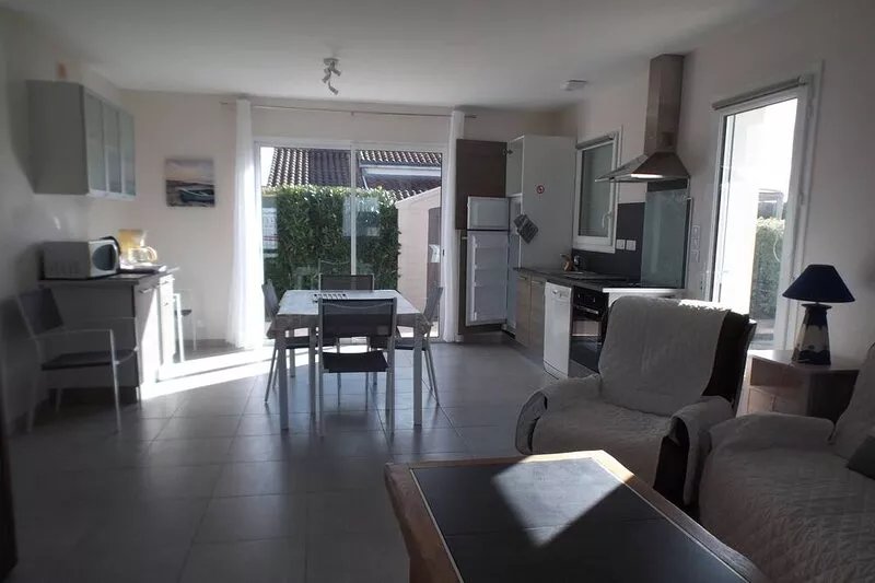 2 BEDROOM HOUSE 73 M2 WITH PRIVATE GARDEN