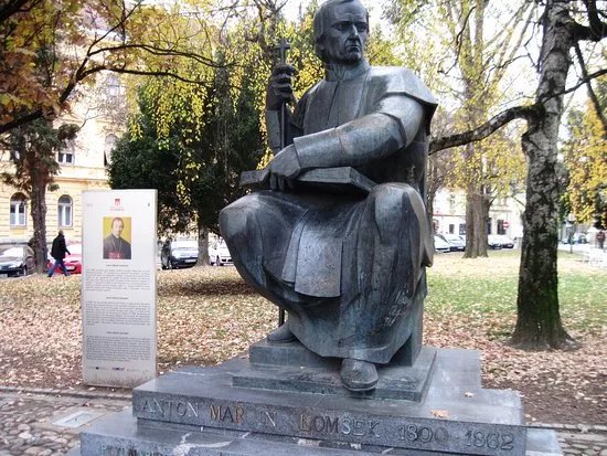 Slomskov Trg