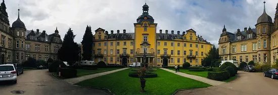 Furstliche Hofreitschule