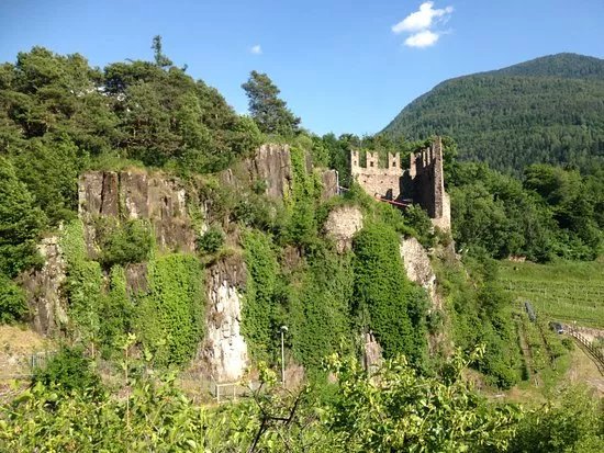 Castello di Segonzano