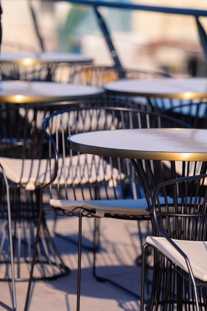 Le Roof' Sur La Place