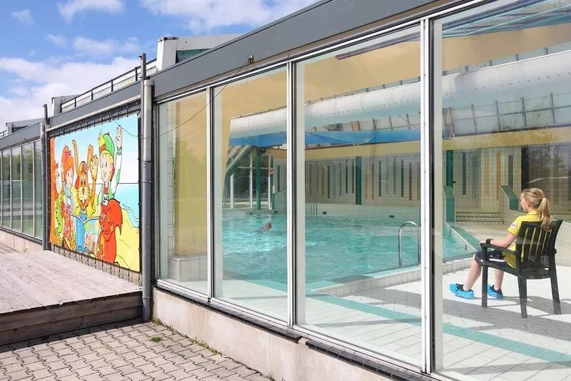 Modern lodge with two bathrooms, 1 km. from the beach