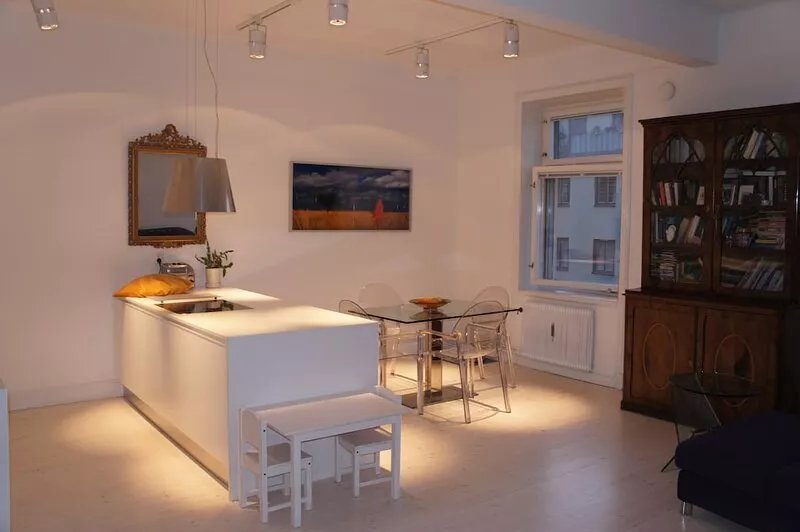 spacious newly renovated 4 room