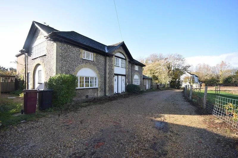 Flint Cottage , Emsworth  -  a cottage that sleeps 4 guests  in 2 bedrooms