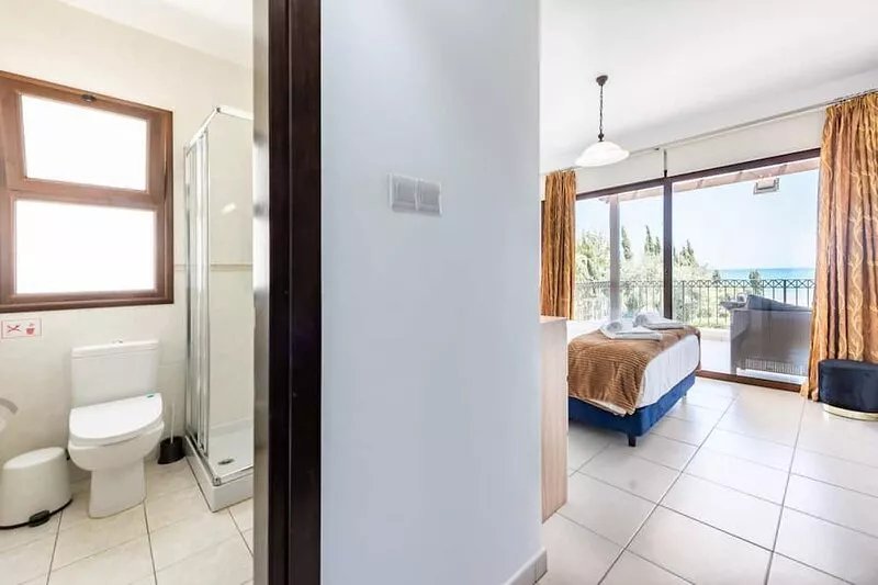 Villa Oceanus H3 by Ezoria Villas