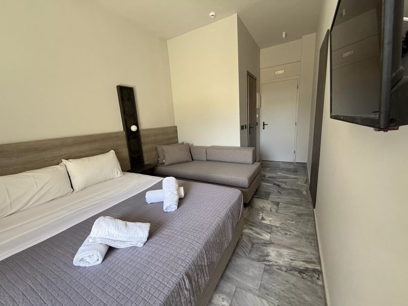 Finikounda Hotel