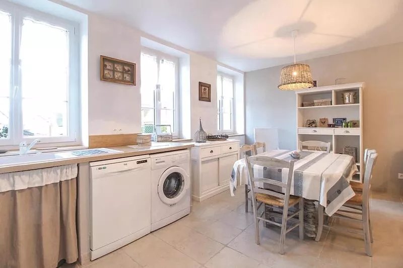 Amazing home in Fontaine le Dun with WiFi