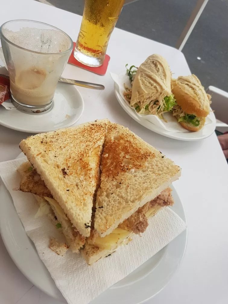 Manhattan Snack & Cocktail