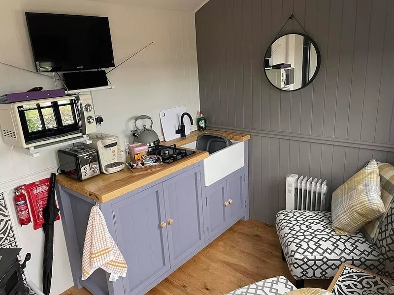 On the Moor Shepherd's Hut - Bronn