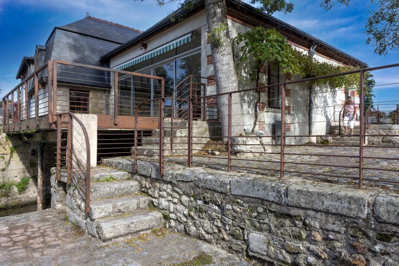 Le Moulin A Eau Et La Salle Claudel