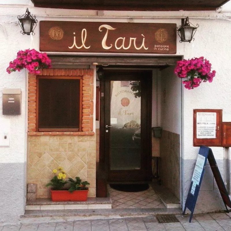 Tari