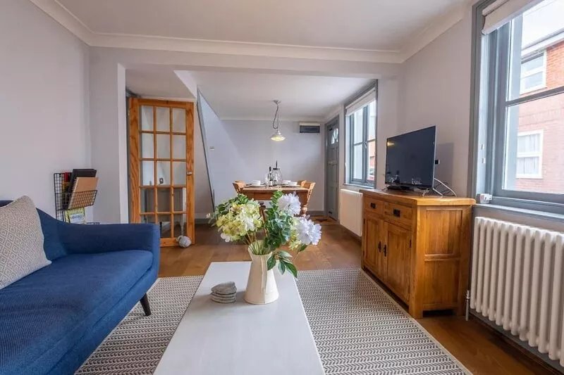 Sailmaker's Cottage - Lymington Town Centre