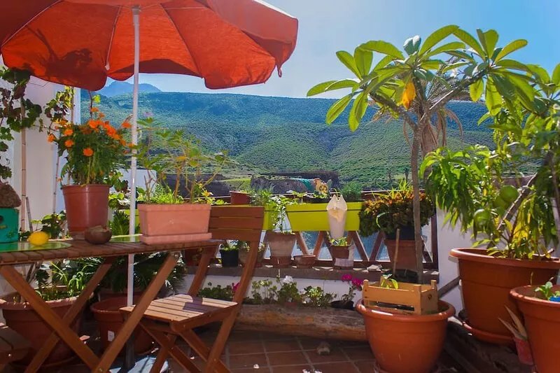 "The box" holiday home with terrace in the old town of Agaete