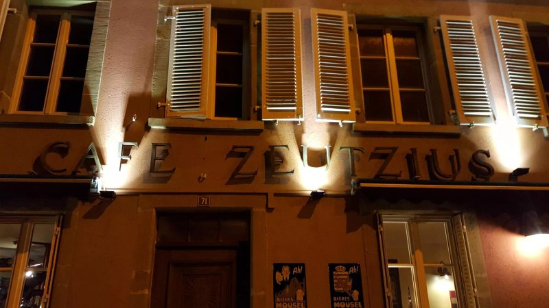Cents Cafe - Beim Zeutzius Sarl