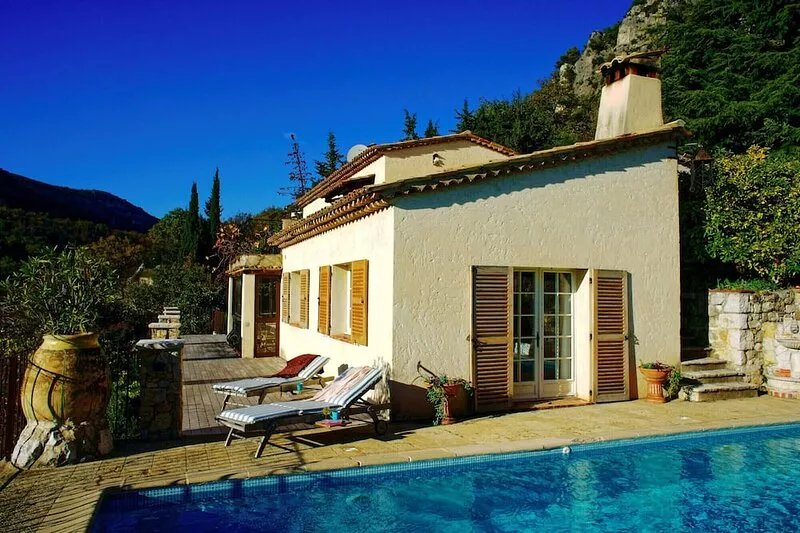 Outstanding Provençal Villa with Spectacular Views Available All Year