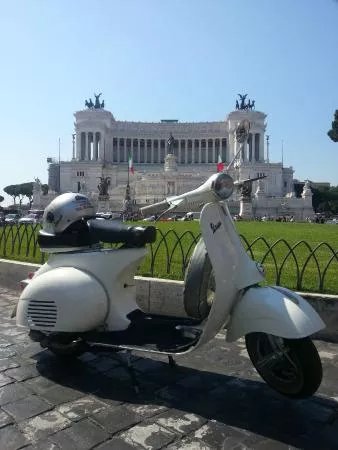 Eco Move Rent - Vespa Tours