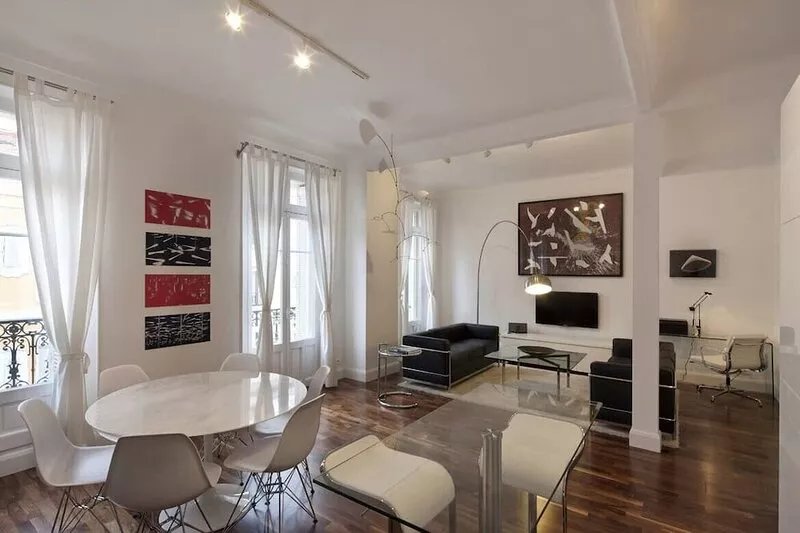 Cannes two bedroom holiday apartment