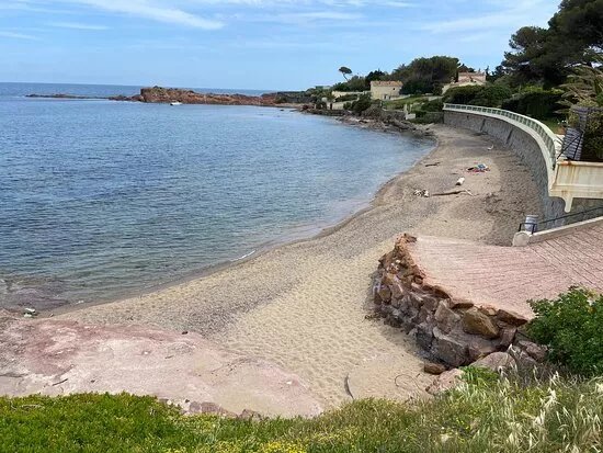 Plage De Pointe Longues