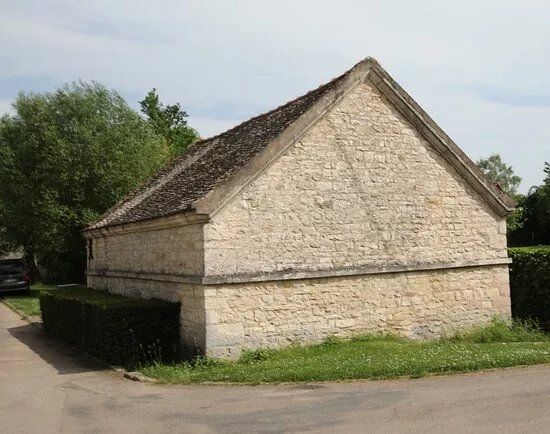 La Fontaine Lavoir Rue De Chamilly