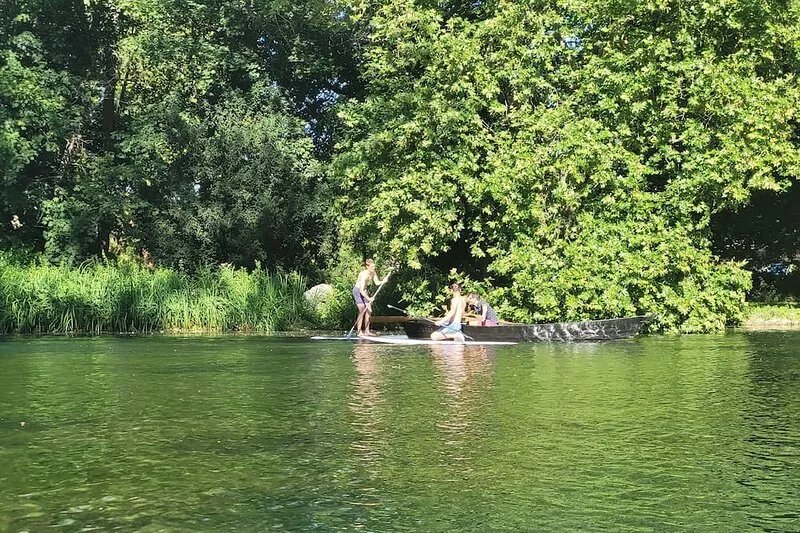Lakefront house in private park near Chablis and less than 2 hours from Paris