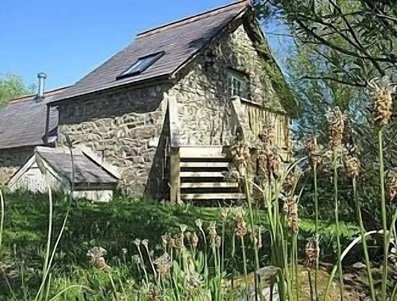 Detached Traditional Welsh Cottage Set Within Pembrokeshire National Par