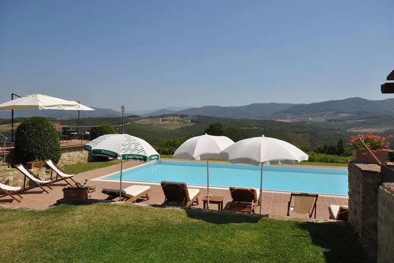 Apartment with WIFI, pool, TV, pets allowed, panoramic view, parking, close to