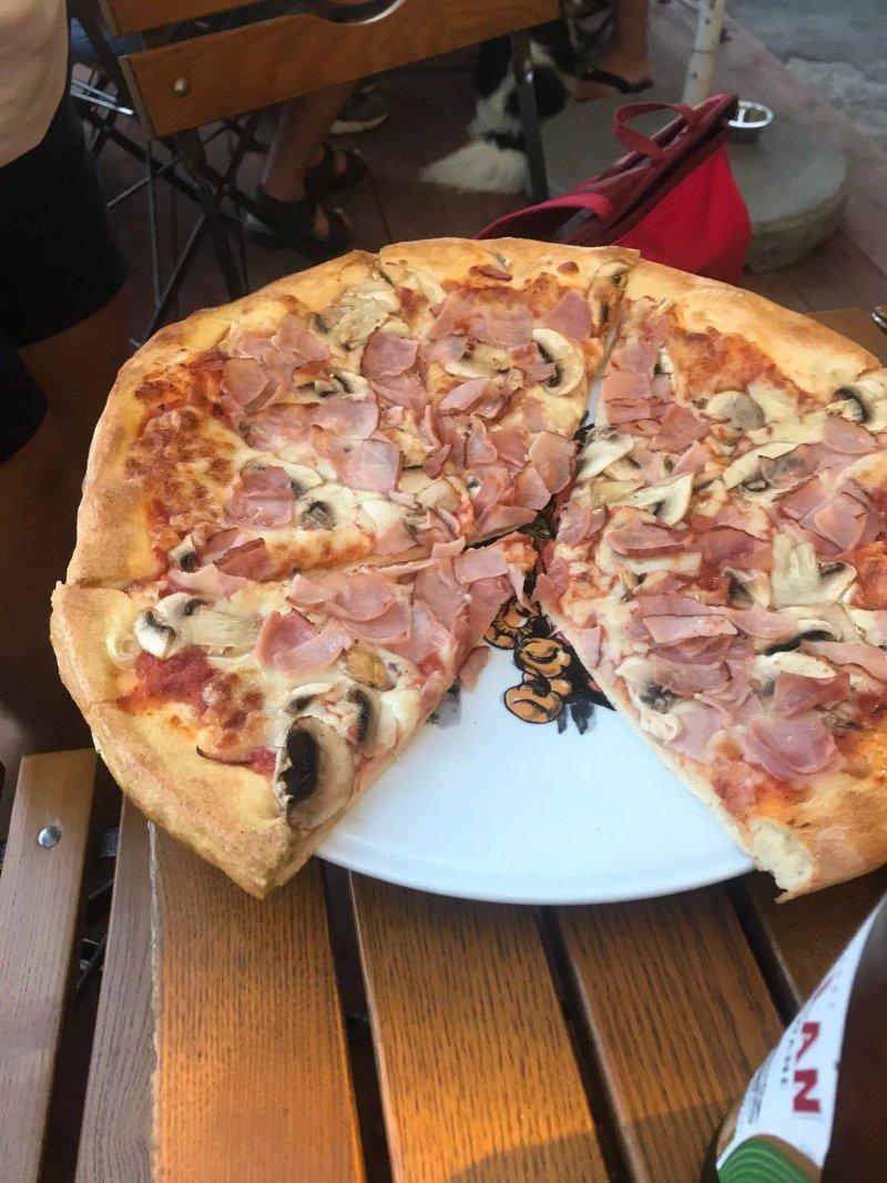 Pizzeria Red Pub