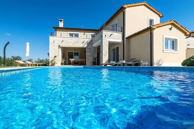 Villa with private pool, sauna, HotTub, SPA area, pool table, table tennis.