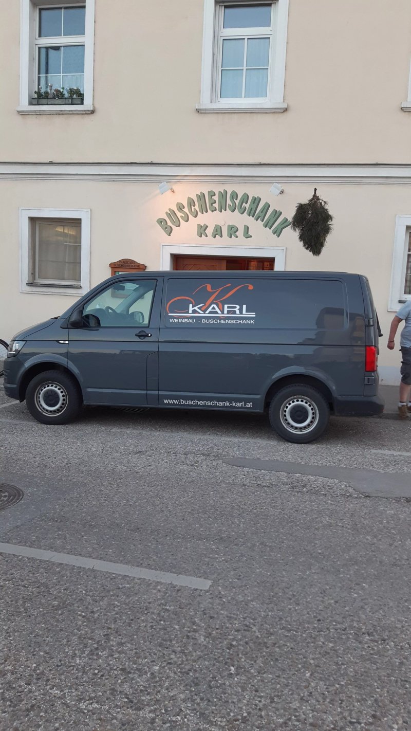 Weinbau Und Buschenschank Fam. Karl